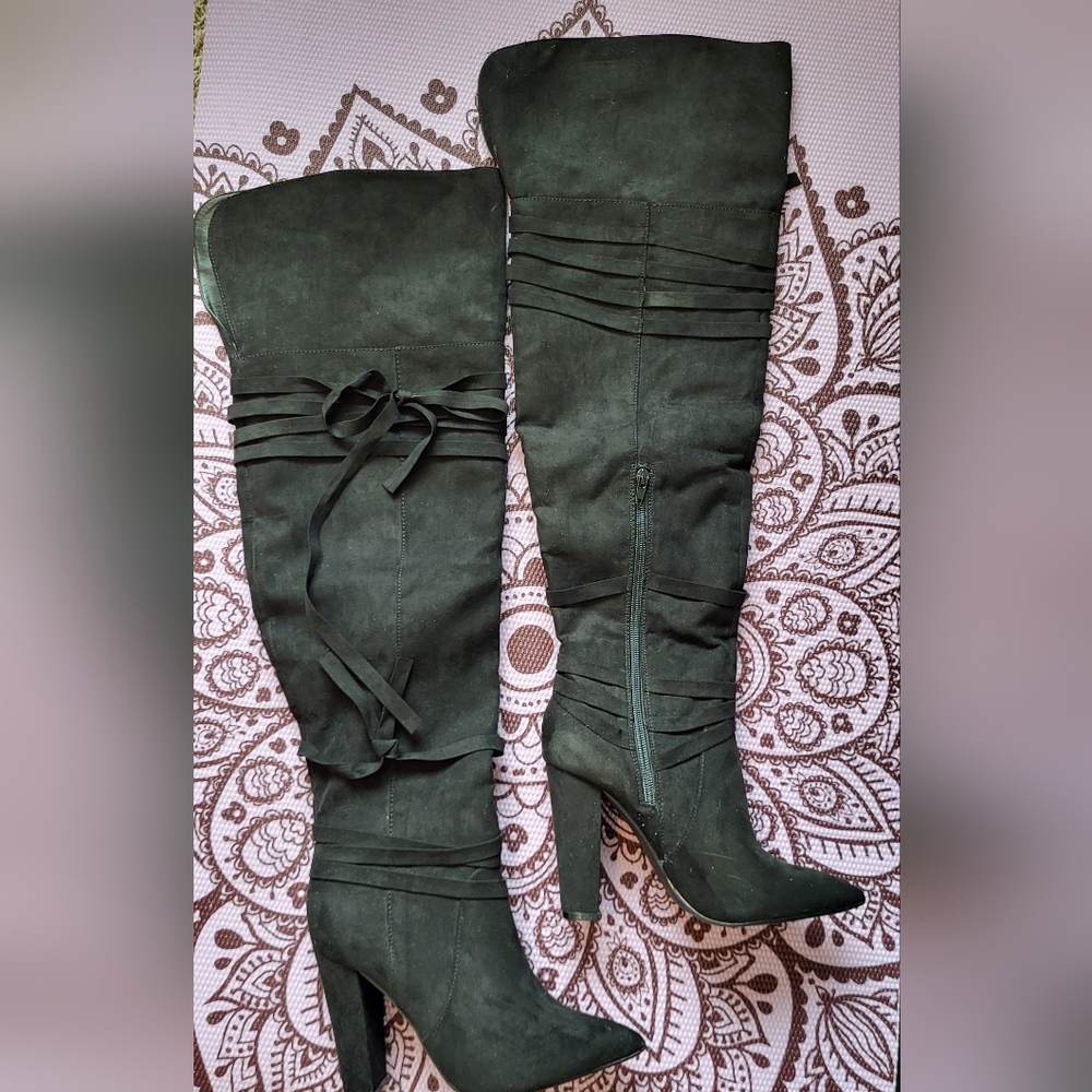 Elegant Black Knee-High Women's Boots